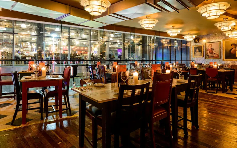 Restaurant: Cosy Club in City Centre - Other cuisine