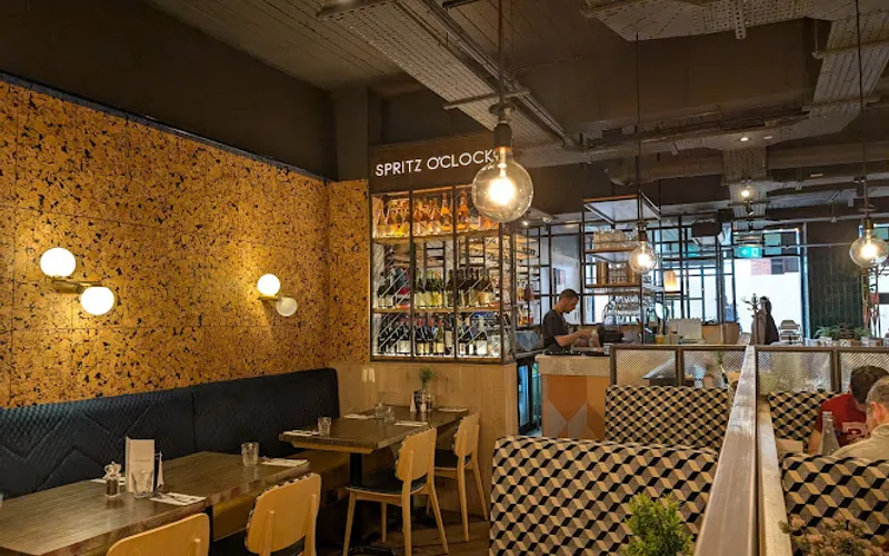 Restaurant: Farmhouse in City Centre - Other cuisine