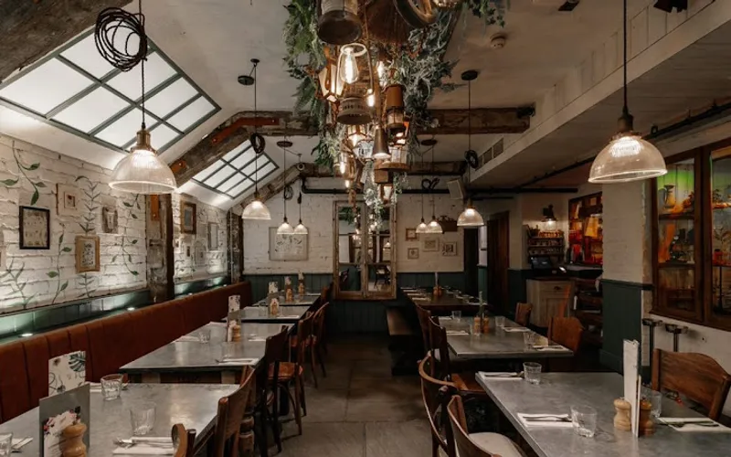 Restaurant: The Botanist Trinity Leeds in City Centre - American cuisine