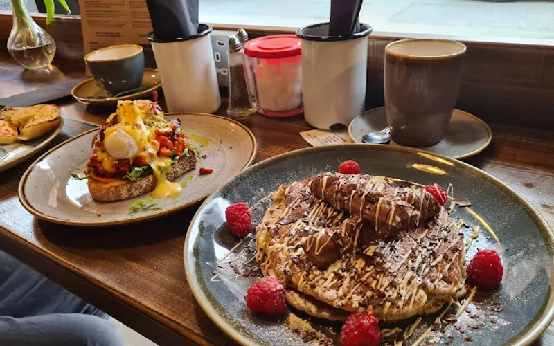 Restaurant: Ezra & Gil - Peter Street in City Centre - Other cuisine