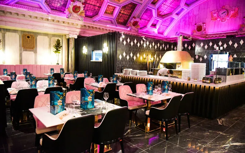 Restaurant: L'Antica Pizzeria da Michele in City Centre - Other cuisine