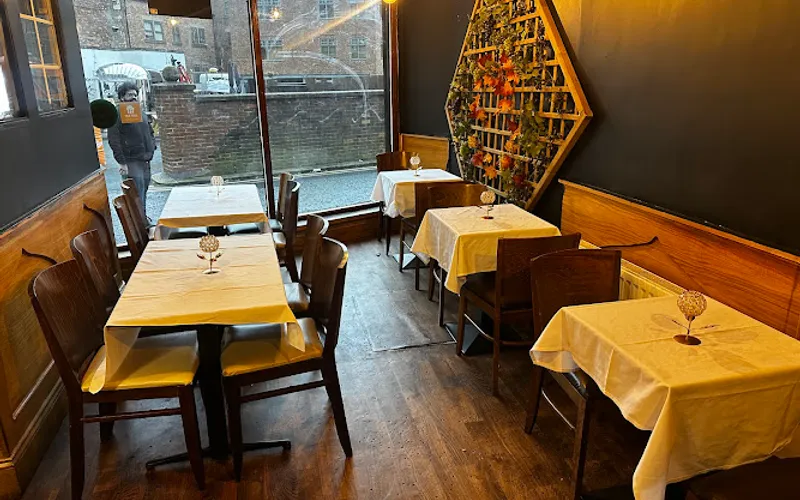 Restaurant: Hyderabadi kitchen bar & restaurant in Jesmond - Indian cuisine