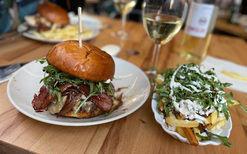 Restaurant: Burgsy's in City Centre - Other cuisine