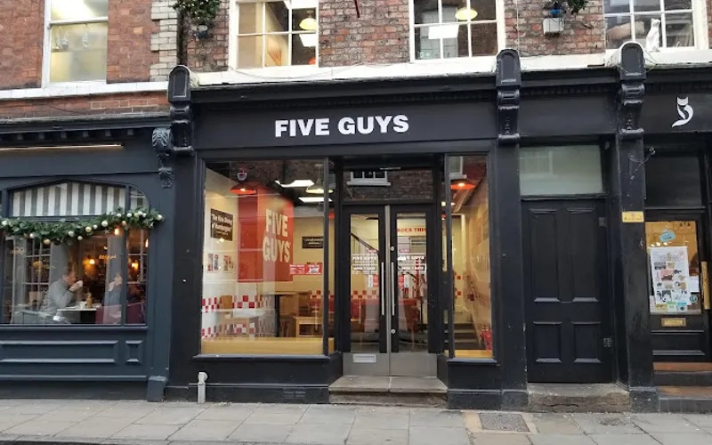 Restaurant: Five Guys Burgers and Fries York in City Centre - American cuisine