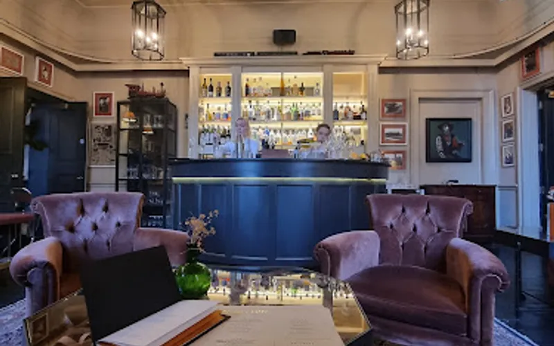 Restaurant: Pearly Cow in City Centre - Other cuisine