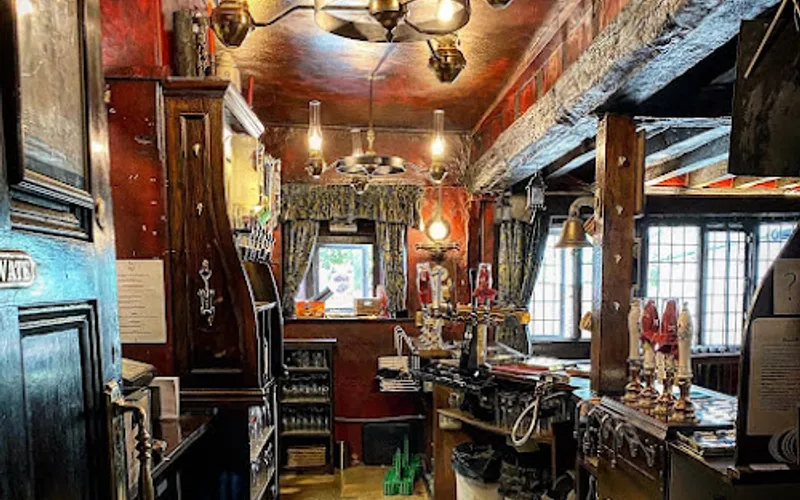 Restaurant: The Red Lion in City Centre - Other cuisine